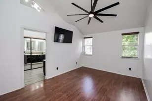 8715 Vinkins Rd, Houston, TX 77071 - Photo 29