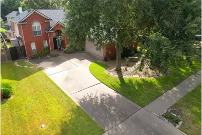 110 Cloudbridge Drive, League City, TX 77573 - Photo 25