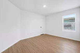 2011 Ballesteros St, Crosby, TX 77532 - Photo 21
