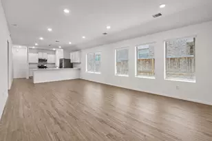 2011 Ballesteros St, Crosby, TX 77532 - Photo 5