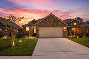 2011 Ballesteros St, Crosby, TX 77532 - Photo 1