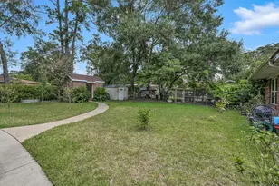 302 Conroe Dr, Conroe, TX 77301 - Photo 35