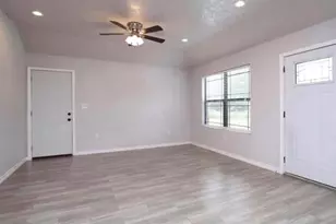 995 Junell St, Houston, TX 77088 - Photo 5