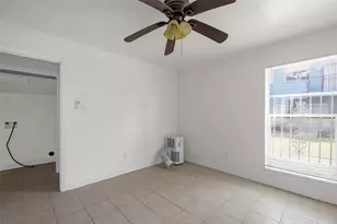 10001 Westpark Dr, Houston, TX 77042 - Photo 11