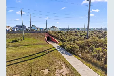 3903 Palmdale Court, Galveston, TX 77554 - Photo 11