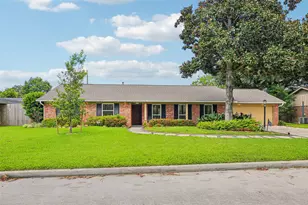 1429 Waseca St, Houston, TX 77055 - Photo 3