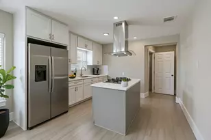 8302 Tavenor Ln, Houston, TX 77075 - Photo 3