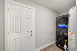 8302 Tavenor Ln, Houston, TX 77075 - Photo 17