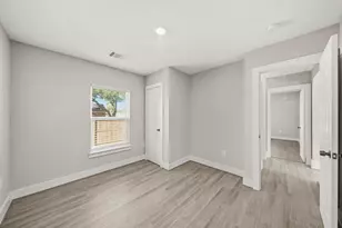 8302 Tavenor Ln, Houston, TX 77075 - Photo 33