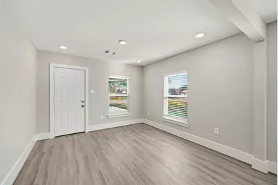 8302 Tavenor Lane, Houston, TX 77075 - Photo 23