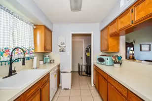 1325 Molina Ct, Angleton, TX 77515 - Photo 7