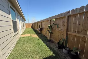 11618 Wren Crossing Dr, Houston, TX 77038 - Photo 21