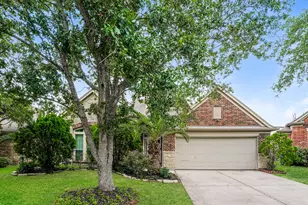606 Red Oak Canyon Ln, La Marque, TX 77568 - Photo 1