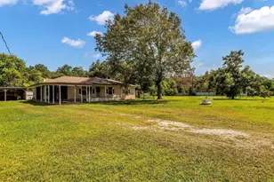 302 Channelview Dr, Anahuac, TX 77514 - Photo 3