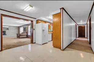 302 Channelview Dr, Anahuac, TX 77514 - Photo 9