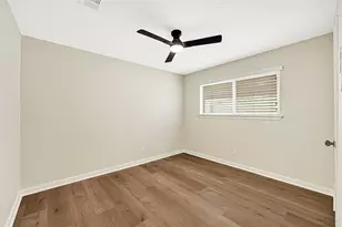 10307 Sagerock Dr, Houston, TX 77089 - Photo 17