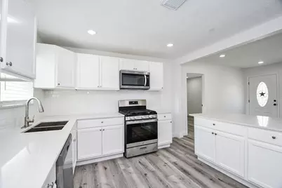 5814 Belneath Street, Houston, TX 77033 - Photo 15