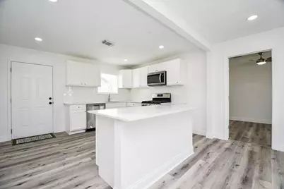 5814 Belneath Street, Houston, TX 77033 - Photo 11