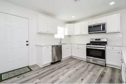 5814 Belneath Street, Houston, TX 77033 - Photo 13