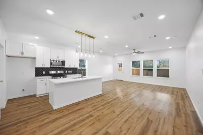 6719 Roanoke Street, Houston, TX 77028 - Photo 5