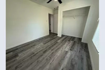 221 18th Avenue N, Texas City, TX 77590 - Photo 15