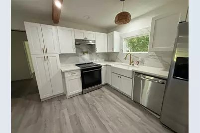 221 18th Avenue N, Texas City, TX 77590 - Photo 5