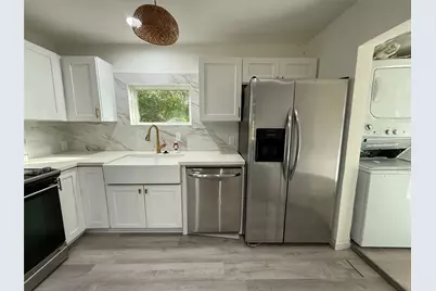 221 18th Avenue N, Texas City, TX 77590 - Photo 7