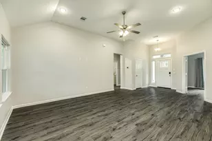 1219 Chuck Wagon Ct, Angleton, TX 77515 - Photo 11