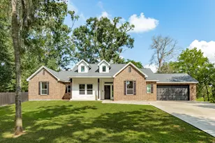 1219 Chuck Wagon Ct, Angleton, TX 77515 - Photo 1