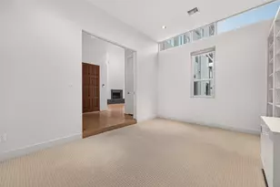 1634 Marshall St, Houston, TX 77006 - Photo 7