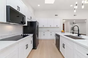 11411 Ash Creek Dr, Houston, TX 77043 - Photo 15