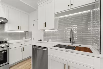 4746 Martin Hill Street, Houston, TX 77018 - Photo 9