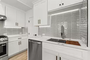 4746 Martin Hill St, Houston, TX 77018 - Photo 9