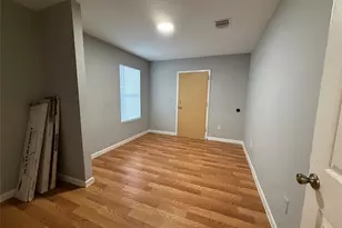 9307 Coffee St, Houston, TX 77033 - Photo 11