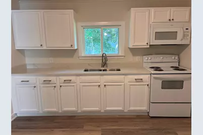 616 E Boothe Street, Cleveland, TX 77327 - Photo 3