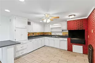 1225 Jonnell St, Corpus Christi, TX 78418 - Photo 5