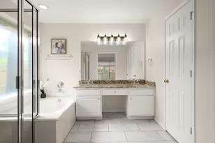 22 N Holly Laurel Cir, The Woodlands, TX 77382 - Photo 17