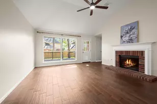 22 N Holly Laurel Cir, The Woodlands, TX 77382 - Photo 11