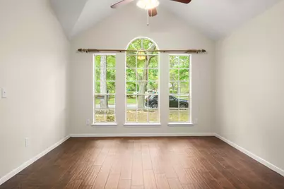 22 N Hollylaurel Circle, The Woodlands, TX 77382 - Photo 5