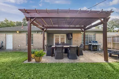 10018 Locke Lane, Houston, TX 77042 - Photo 27