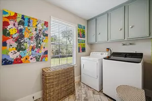 10018 Locke Ln, Houston, TX 77042 - Photo 25