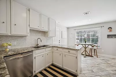 10018 Locke Lane, Houston, TX 77042 - Photo 15