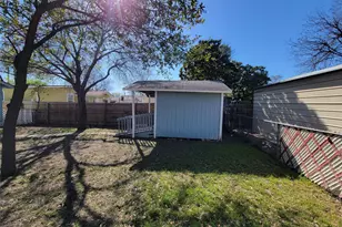 925 Flanders Ave, San Antonio, TX 78211 - Photo 3