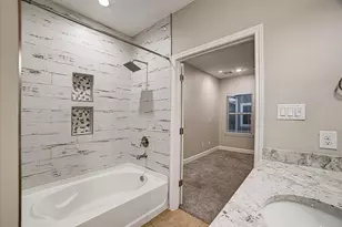 305 Felt Cir, Houston, TX 77011 - Photo 27