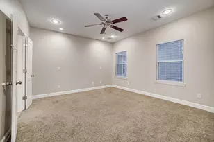 305 Felt Cir, Houston, TX 77011 - Photo 21