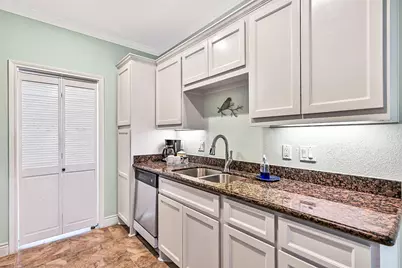 7000 Seawall Blvd #116, Galveston, TX 77551 - Photo 11