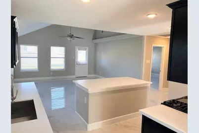 16527 Silla Ridge Court, Houston, TX 77049 - Photo 7