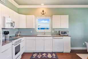 893 West Ln, Crystal Beach, TX 77650 - Photo 15