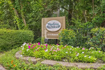 11711 Memorial Drive #127, Houston, TX 77024 - Photo 17