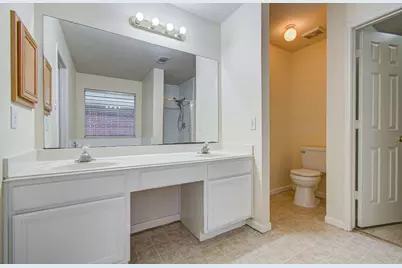 5415 Oak Falls Drive, Houston, TX 77066 - Photo 37